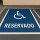 plaza de aparcamiento reservada a persona con discapacidad